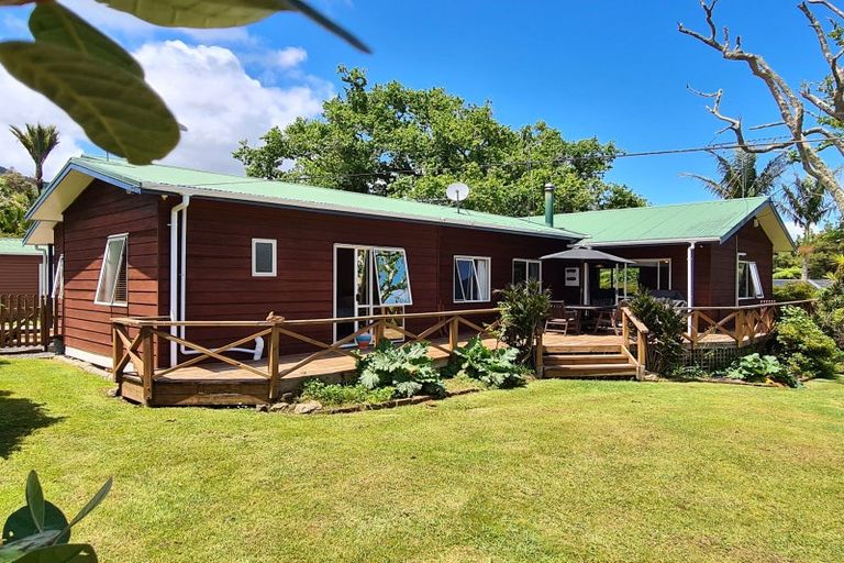 Photo of property in 40 Driving Creek Road, Coromandel, 3506