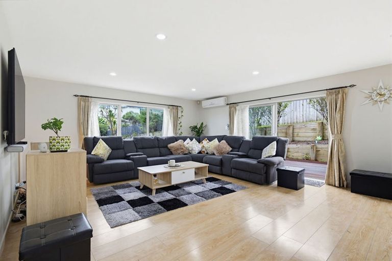 Photo of property in 21 San Prospero Crescent, Henderson, Auckland, 0612
