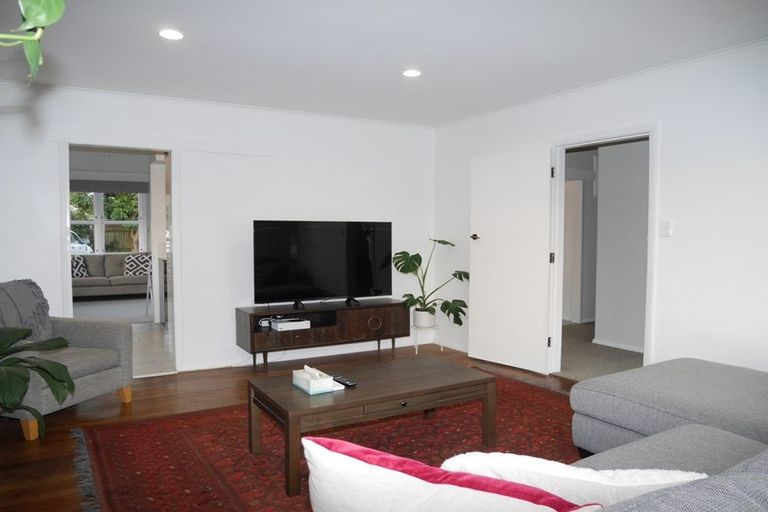 Photo of property in 21 Mazengarb Road, Paraparaumu Beach, Paraparaumu, 5032