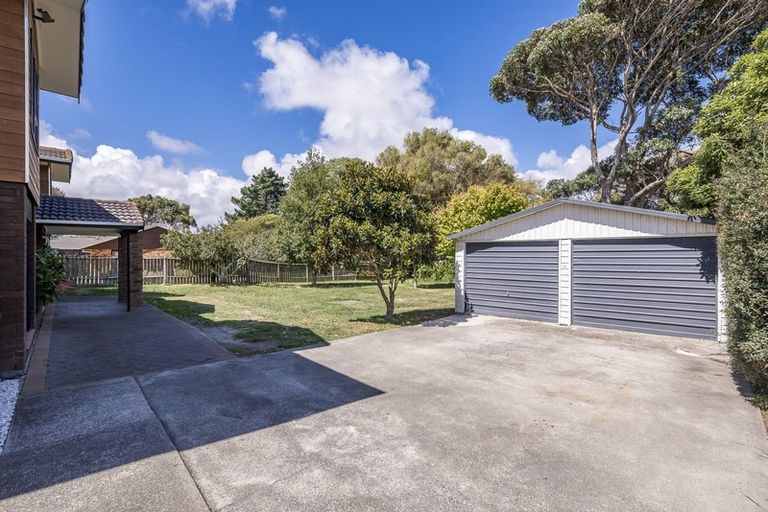 Photo of property in 18 The Avenue, Paraparaumu Beach, Paraparaumu, 5032