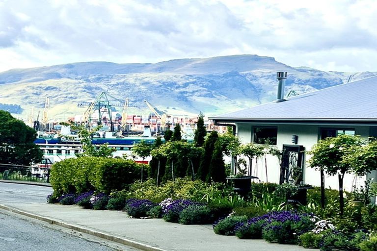 Photo of property in 1 Simeon Quay, Lyttelton, 8082