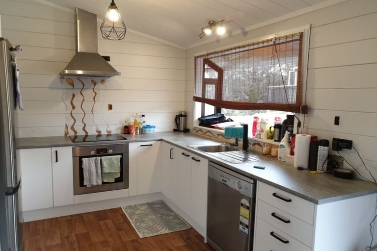 Photo of property in 11 Banyan Drive, Totara Heights, Auckland, 2105