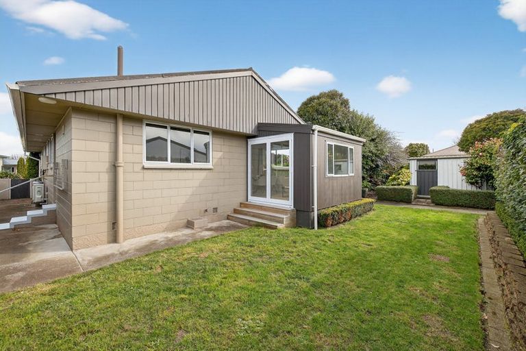Photo of property in 40 Harrowdale Drive, Avonhead, Christchurch, 8042