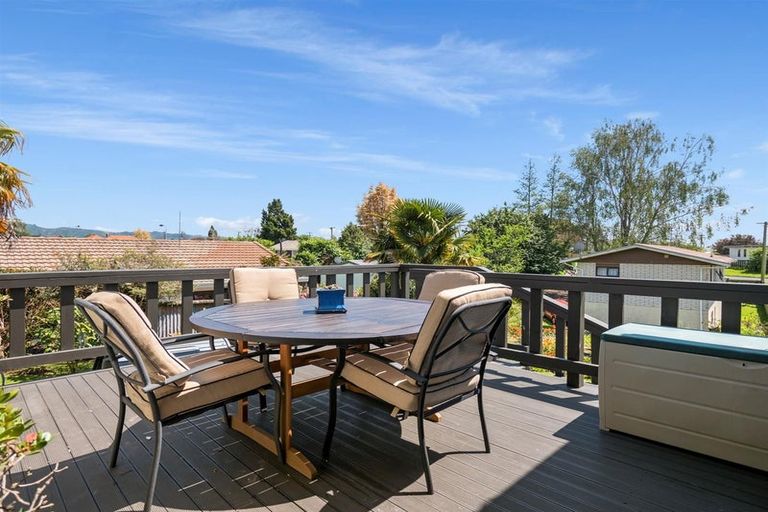 Photo of property in 50 Lee Street, Te Puke, 3119
