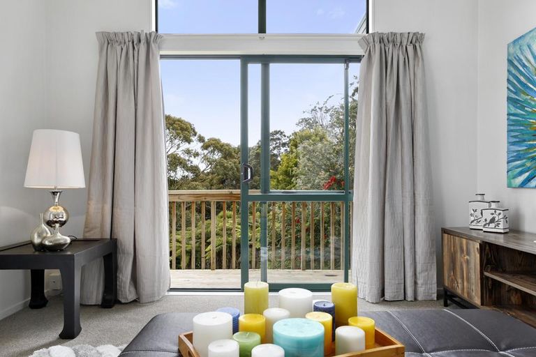 Photo of property in 2 Longview Rise, Massey, Auckland, 0614