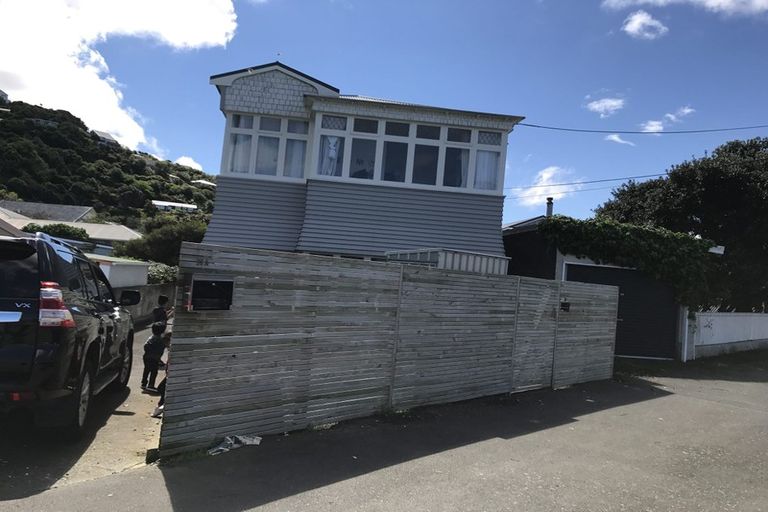 Photo of property in 38 Rua Street, Lyall Bay, Wellington, 6022