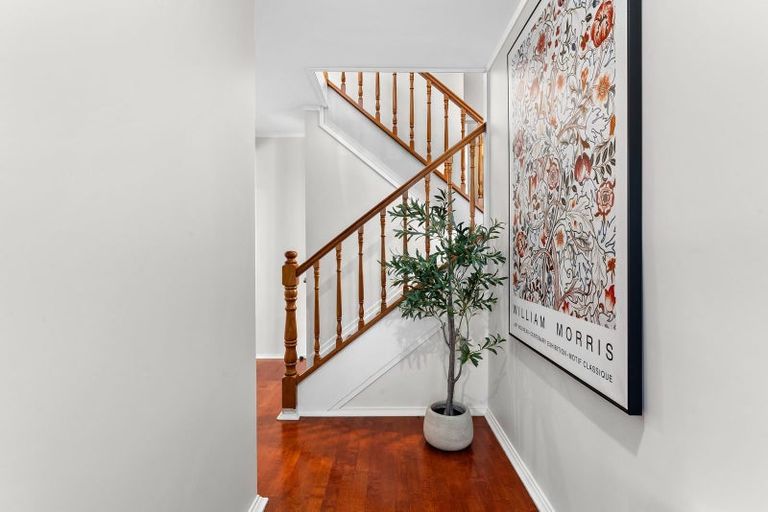 Photo of property in 3 Walnut Lane, Browns Bay, Auckland, 0630