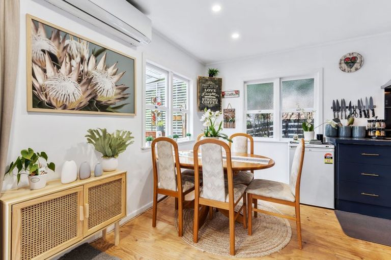 Photo of property in 19 Lanigan Street, Birkdale, Auckland, 0626