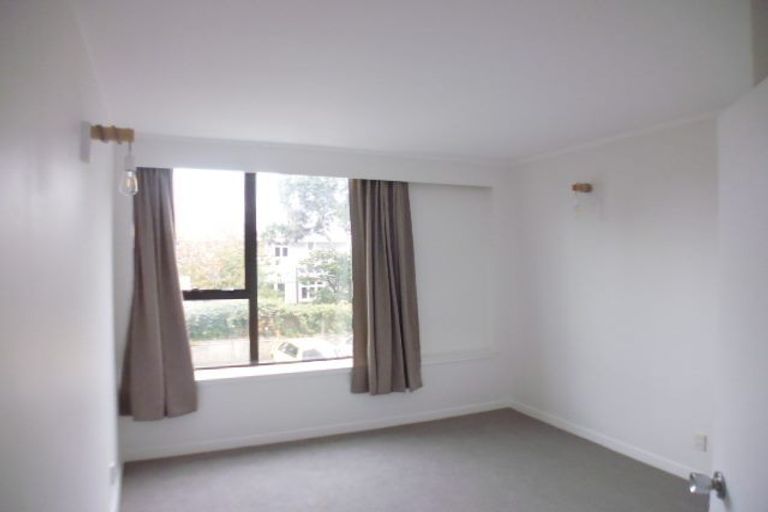 Photo of property in Hobson Court Flats, 18/70u Hobson Street, Thorndon, Wellington, 6011