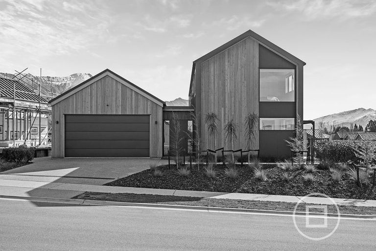 Photo of property in 21 Marjon Drive, Wanaka, 9305