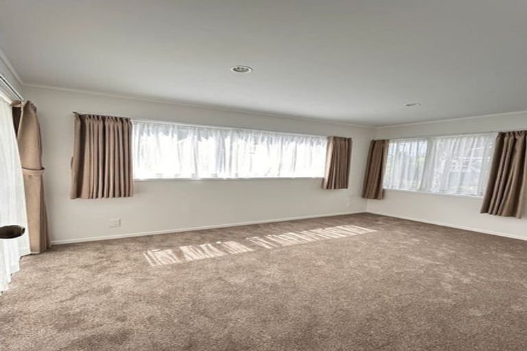 Photo of property in 21 Shanaway Rise, Hillcrest, Auckland, 0627