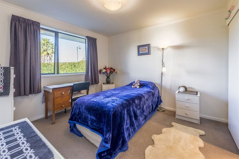 Photo of property in 80 Cabeleigh Drive, Helensville, 0800