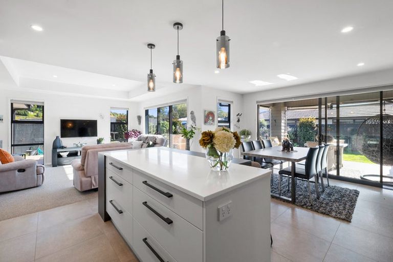 Photo of property in 23 Sycamore Grove, Lower Vogeltown, New Plymouth, 4310