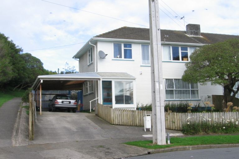 Photo of property in 21 Derby Place, Cannons Creek, Porirua, 5024