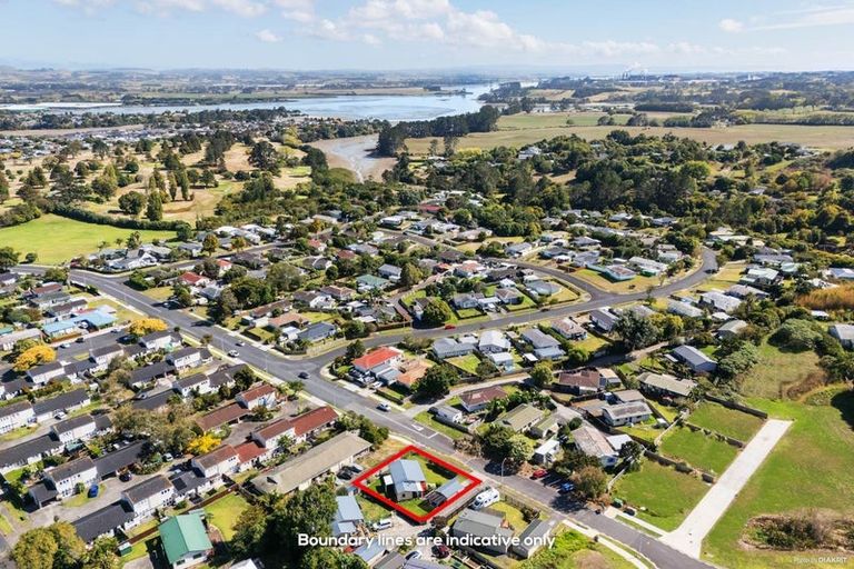 Photo of property in 71 Hamilton Drive, Waiuku, 2123