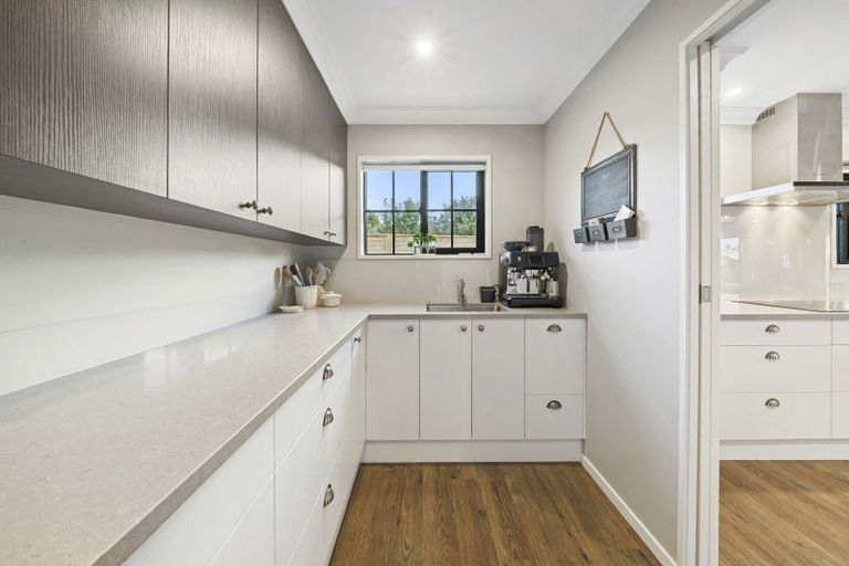 Photo of property in 11 Revell Court, Pukekohe, 2120