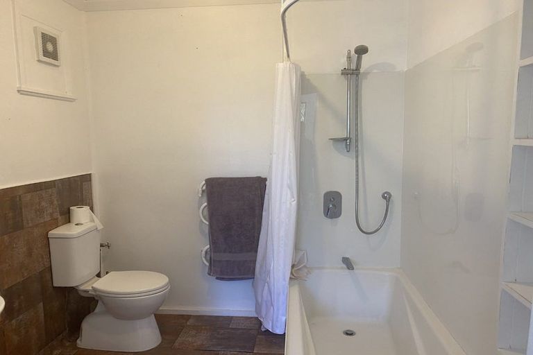 Photo of property in 22 Mahoe Street, Otaki Beach, Otaki, 5512