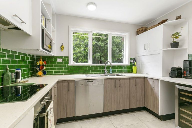 Photo of property in Landscape Apartments, 123-125 Austin Street, Mount Victoria, Wellington, 6011