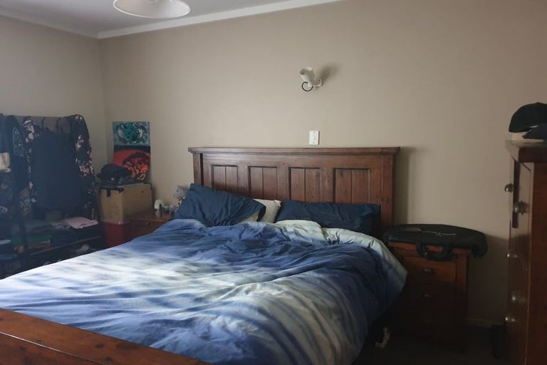 Photo of property in 126u2 Redwood Avenue, Tawa, Wellington, 5028