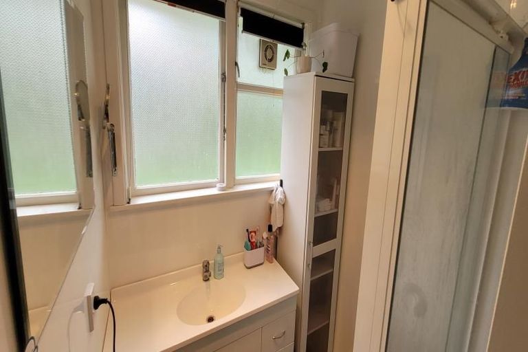 Photo of property in 10 Omapere Street, Waitangirua, Porirua, 5024