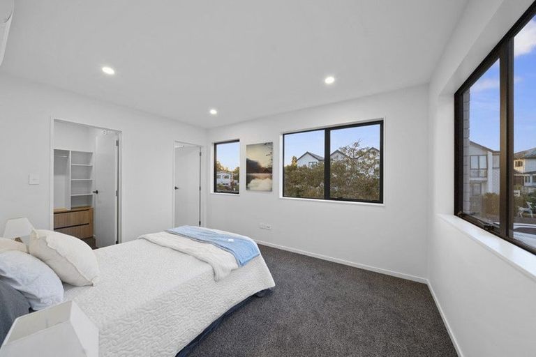 Photo of property in 23b Wanaka Place, Pakuranga Heights, Auckland, 2010