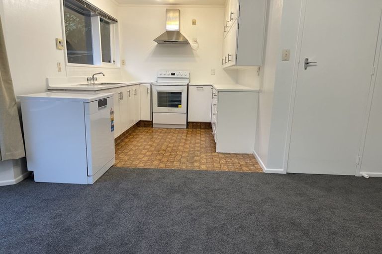 Photo of property in 6 Churton Drive, Churton Park, Wellington, 6037