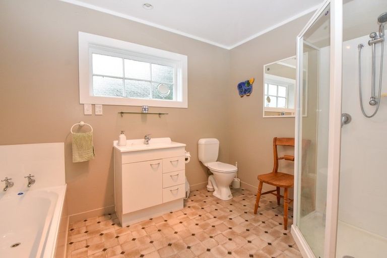 Photo of property in 60 Kuratawhiti Street, Greytown, 5712