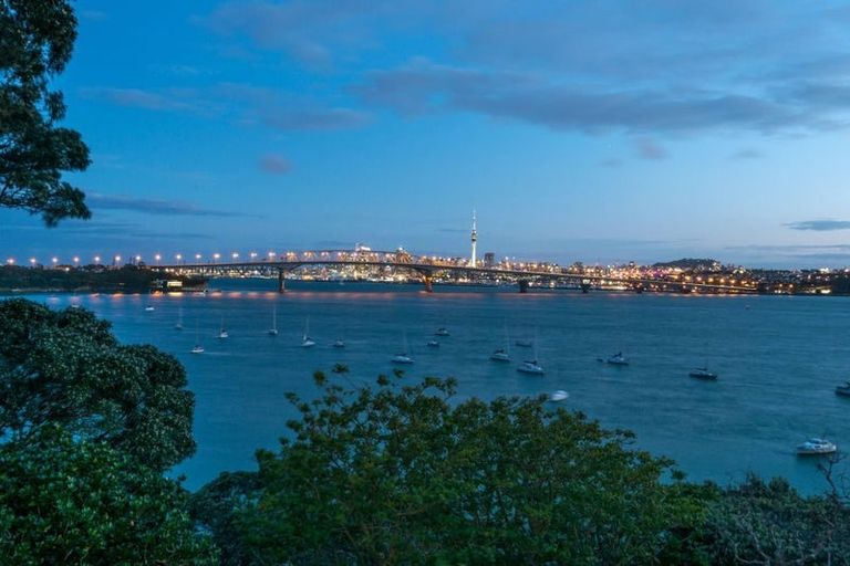 Photo of property in 11 Hinemoa Street, Birkenhead, Auckland, 0626