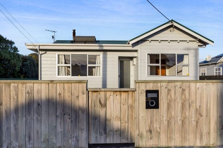 Photo of property in 28 Disraeli Street, Hawera, 4610