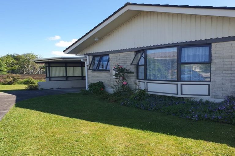 Photo of property in 8b Kent Street, Waiuku, 2123