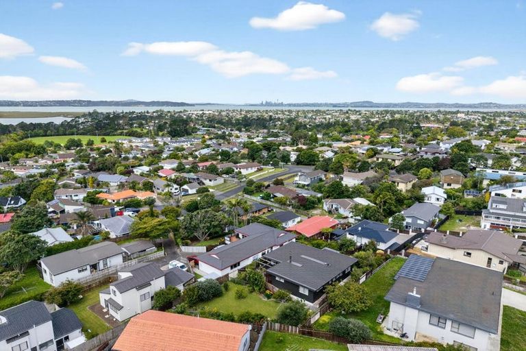 Photo of property in 22 Widmore Drive, Massey, Auckland, 0614
