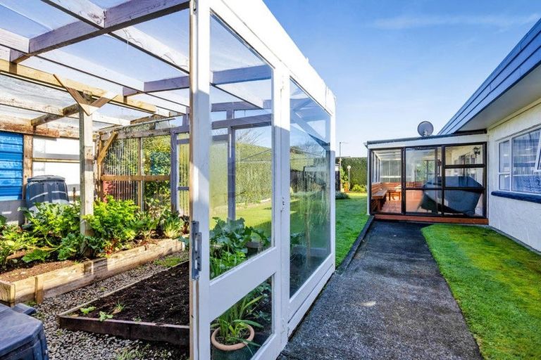 Photo of property in 31 Kamahi Avenue, Hawera, 4610