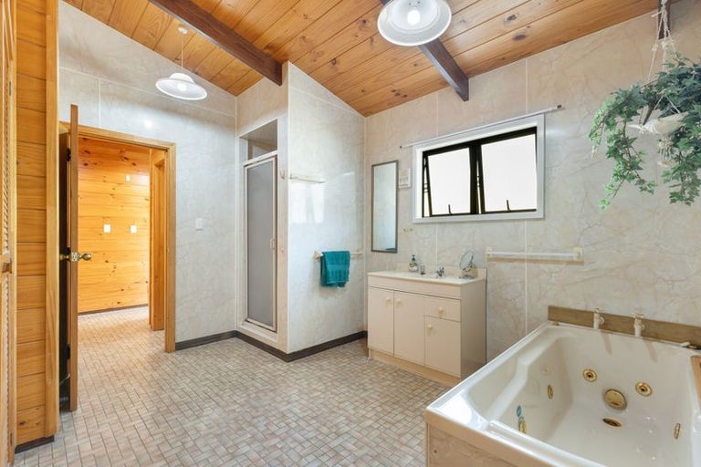 Photo of property in 17 Huia Street, Waikawa, Picton, 7220
