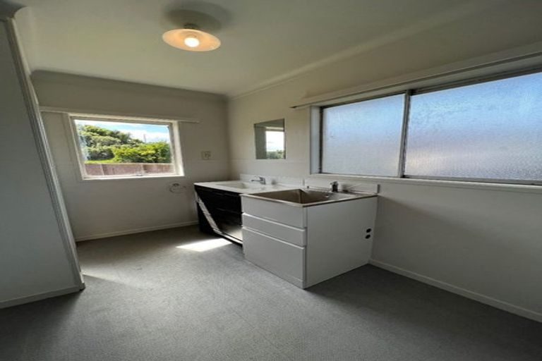 Photo of property in 16 Hall Avenue, Mangere, Auckland, 2022