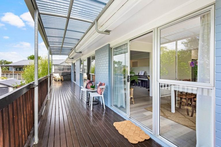 Photo of property in 22 John Road, Stanmore Bay, Whangaparaoa, 0932