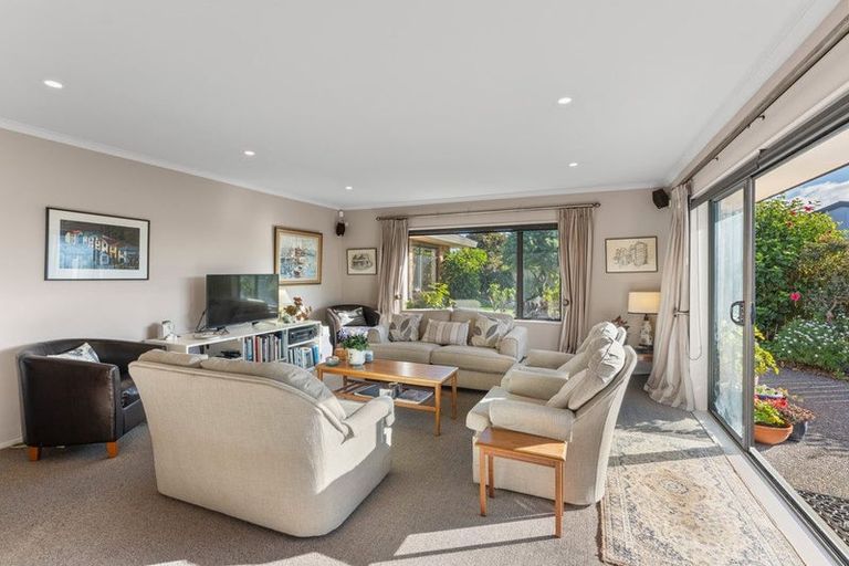 Photo of property in 6 Te Ropata Place, Waikanae Beach, Waikanae, 5036