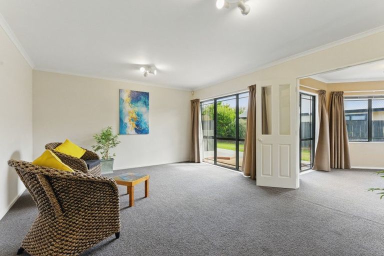 Photo of property in 34 Strachan Way, Highbury, Palmerston North, 4412