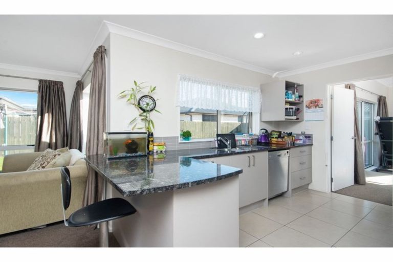 Photo of property in 19 Magnolia Drive, Waiuku, 2123
