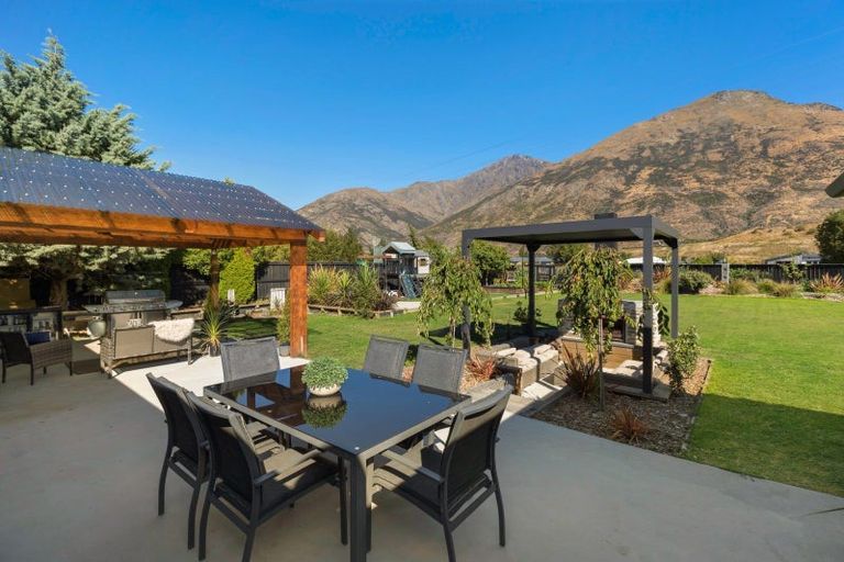 Photo of property in 13 Poolburn Court, Lake Hayes, Queenstown, 9304