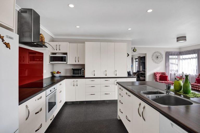 Photo of property in 26b Darwin Crescent, Spotswood, New Plymouth, 4310