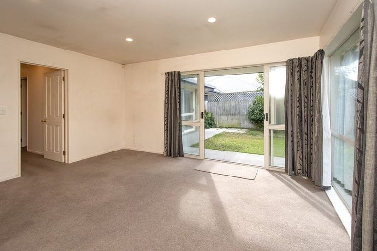 Photo of property in 32 Surfers Place, North New Brighton, Christchurch, 8083