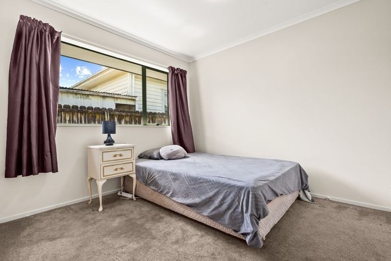 Photo of property in 72 Manuroa Road, Takanini, 2112