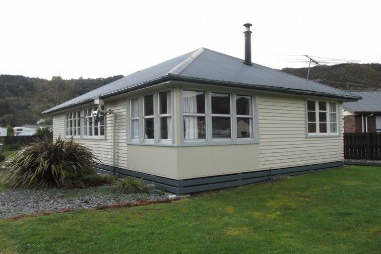 Photo of property in 71 Dick Street, Reefton, 7830