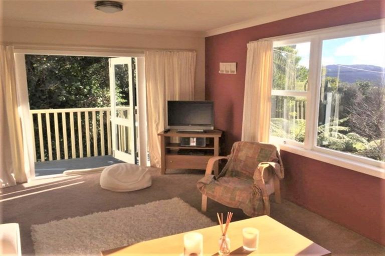 Photo of property in 30 Voltaire Street, Karori, Wellington, 6012