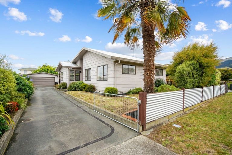 Photo of property in 17 Giblin Street, Richmond, 7020