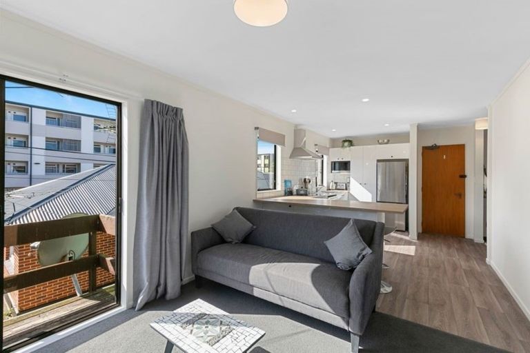 Photo of property in 615u2 Evans Bay Parade, Kilbirnie, Wellington, 6022
