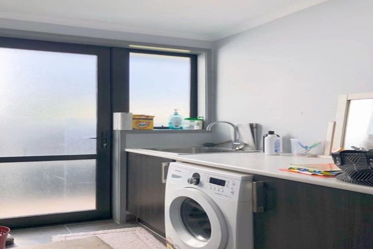 Photo of property in 2/65e Metcalfe Road, Ranui, Auckland, 0612