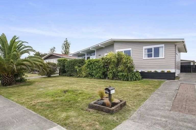 Photo of property in 72 Walworth Avenue, Pakuranga Heights, Auckland, 2010