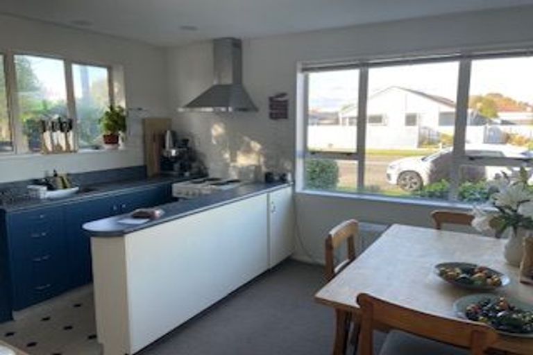 Photo of property in 25 Prestons Road, Redwood, Christchurch, 8051