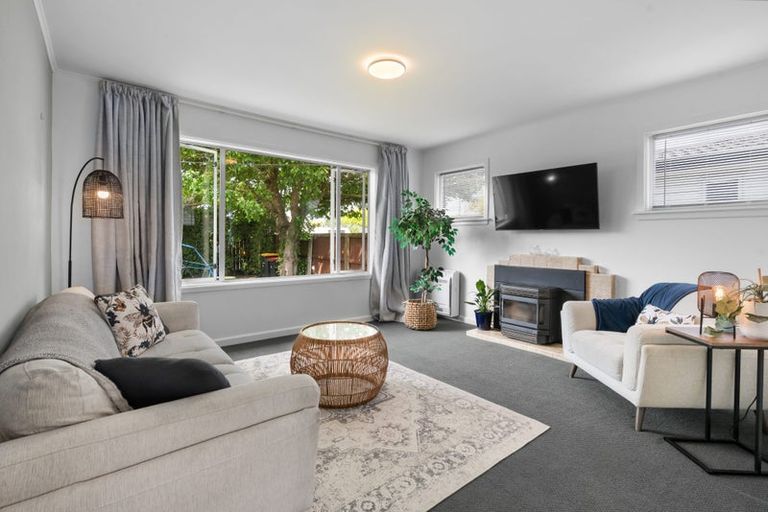 Photo of property in 1/130 Springs Road, Hornby, Christchurch, 8042